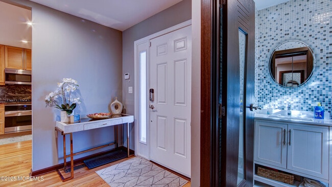 Photo - 141 Chestnut Way Unit 14-1