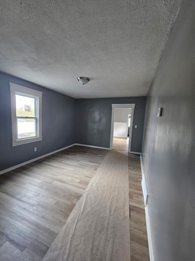 Photo - 7815 Rosewood Ave