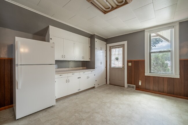 Photo - 1343 1/2-1343 1/2 W Washington St Unit 1343 1/2