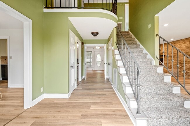 Photo - 108 Rolling Meadow Dr