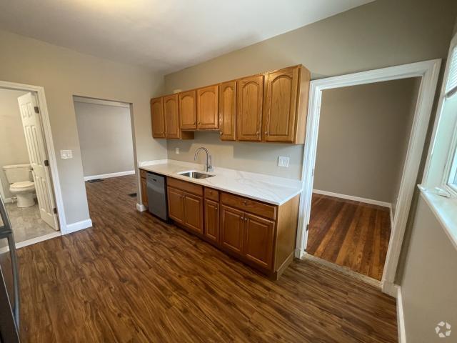 Building Photo - 3 bedroom in Somerville MA 02144 Rental