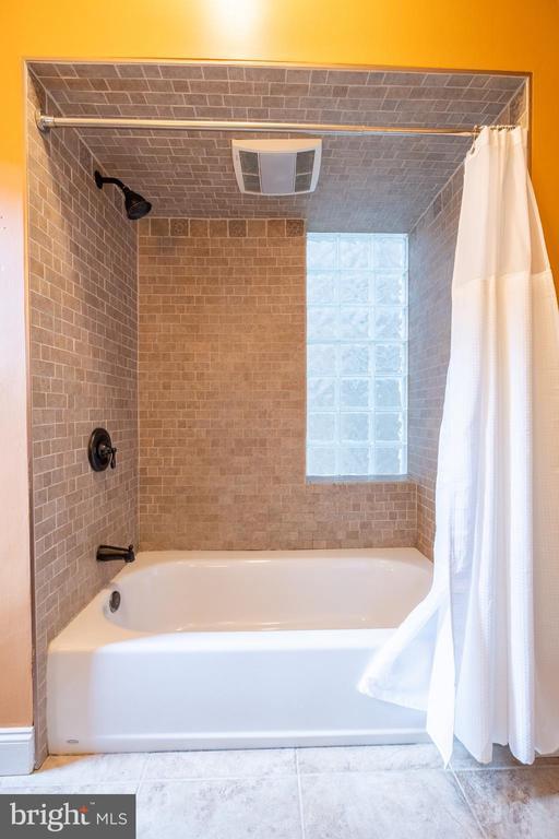 Photo - 606 S Delhi St