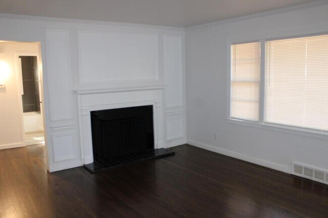 Photo - 7631 Charlotte St