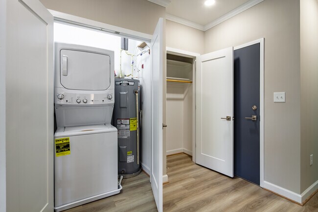 Photo - 1010 Duke St