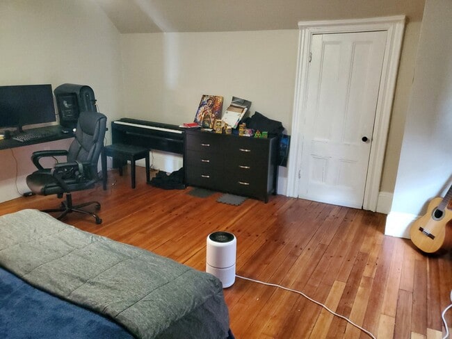 Building Photo - 17 Whitman Ave Unit 3 Rental