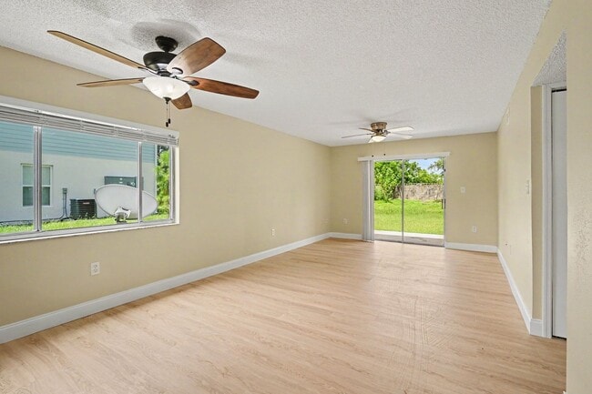 Photo - 2290-2296 Fox Hollow Dr. Unit 2294