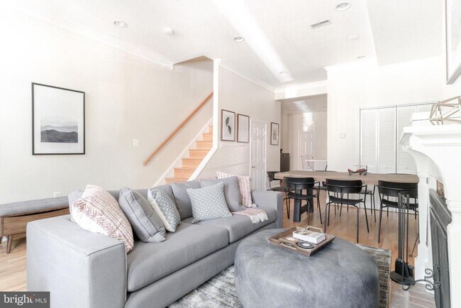 Photo - 330 11th St SE