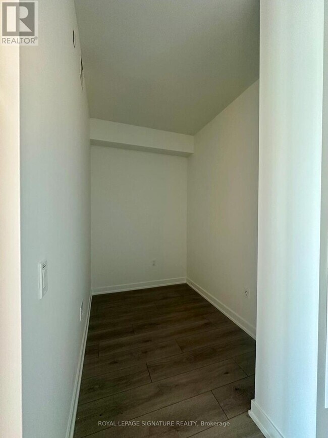 Photo - 1 Fairview Rd E Unité 1705