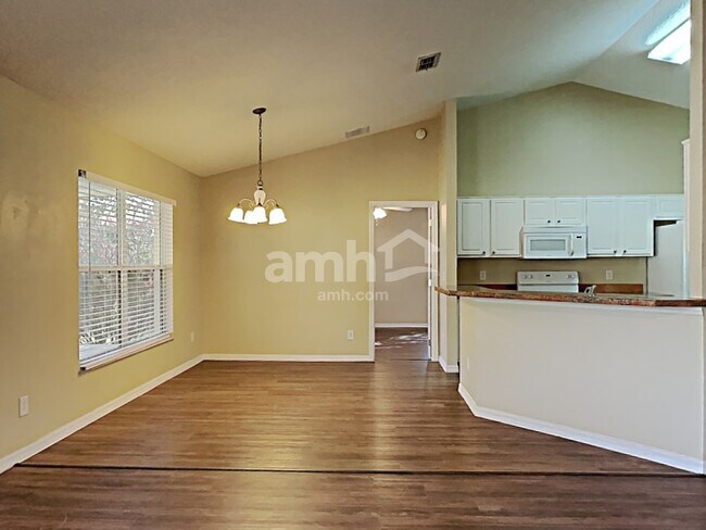 Photo - 660 Winding Lake Dr