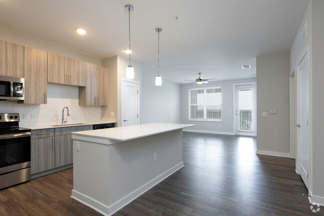 1BR, 1BA - 867SF