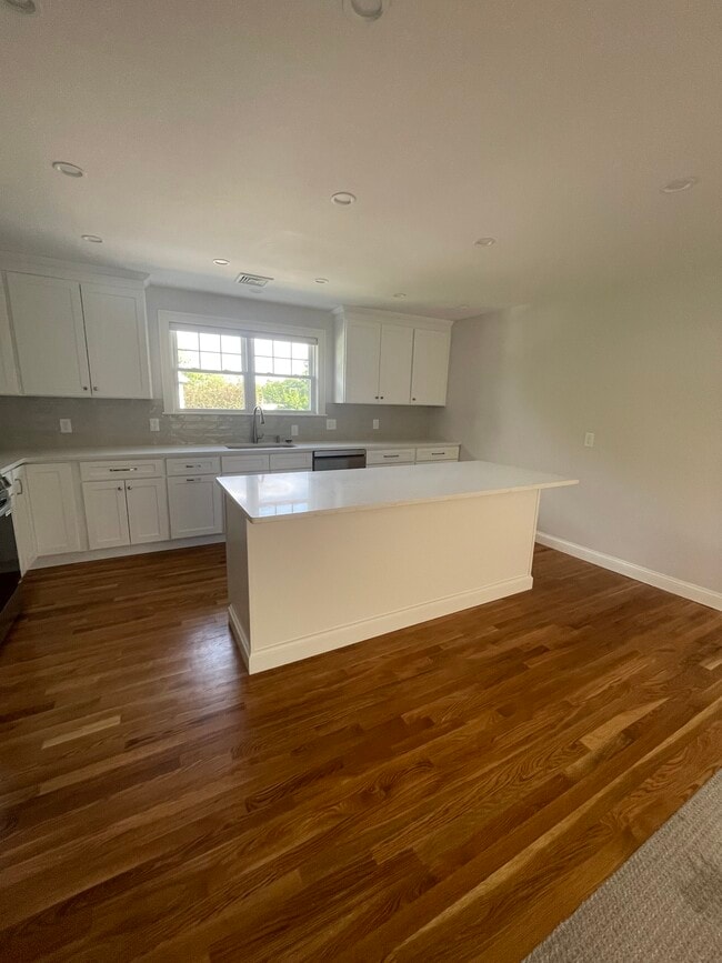 Building Photo - 175 Dale St Unit #2 Rental