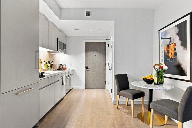 55 Lagrange St Unit 802