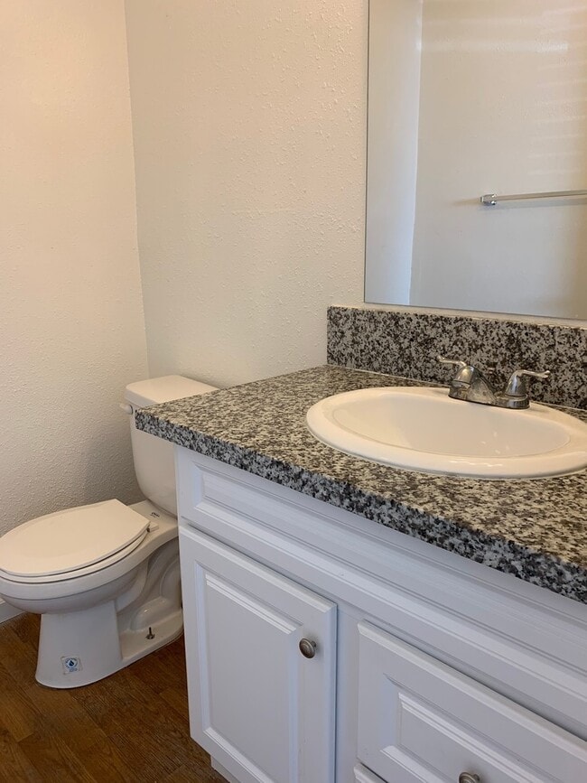 Photo - 4077 Oakcrest Dr Unit A