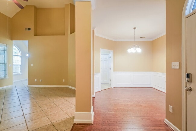 Photo - 725 Claiborne St