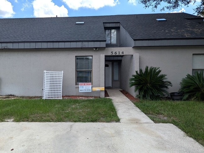 Building Photo - NOW AVAILABLE! Upgraded 3 Bedroom, 2 Bath ... Rental