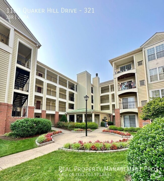 Building Photo - Updated & massive 2 bed 2 bath condo in Al... Unit 321