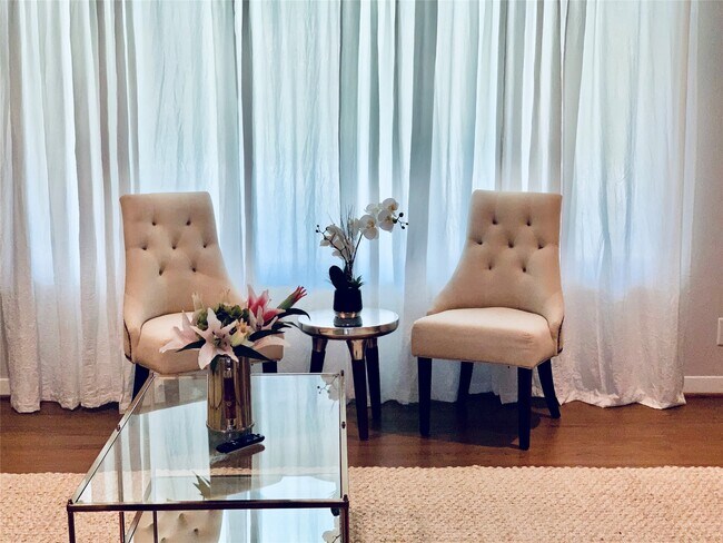 Photo - 5403 Carew St