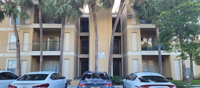 Building Photo - 733 Riverside Dr Unit 1220