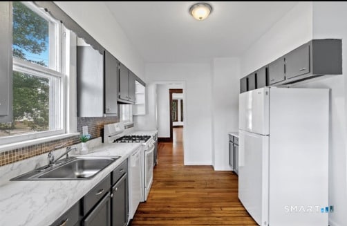 Photo - 212 Maple St