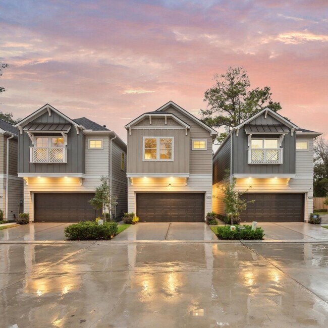 Building Photo - 5205 Amber Sunrise Dr