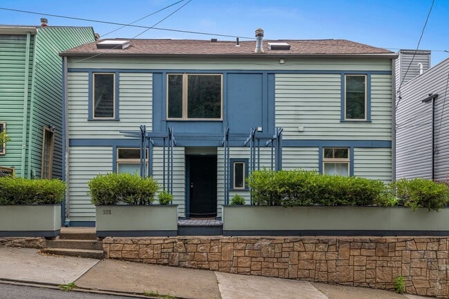 Photo - 101 Brosville St