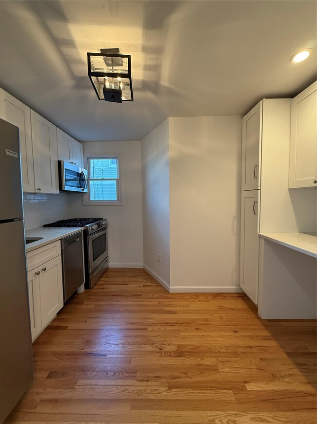 Photo - 733 E Walnut St Apartment Unit 1st floor