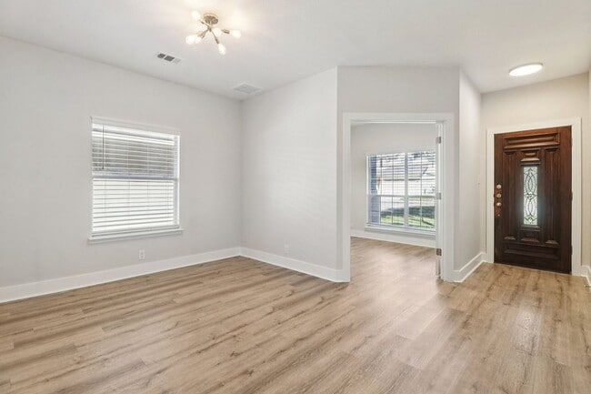 Photo - 23607 Silver Creek