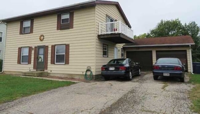 Building Photo - 410 Unit 132