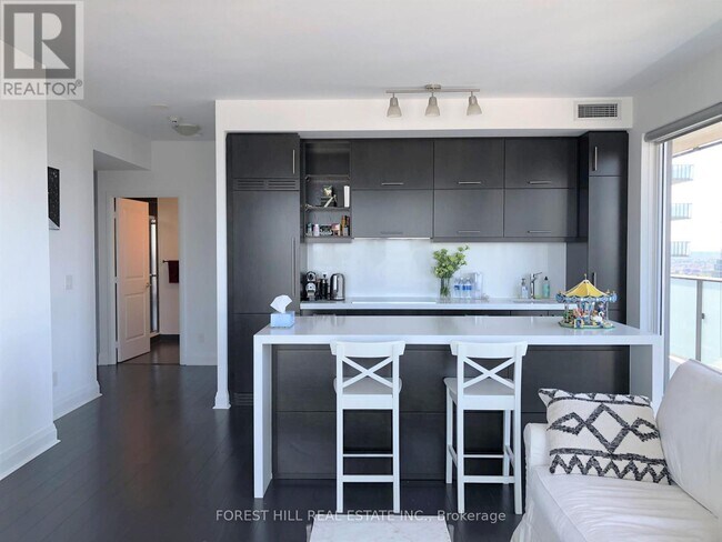 Photo - 1080 Bay St. Unit 4010