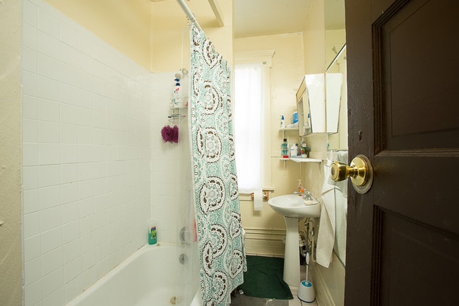 Photo - 2136 Summit St