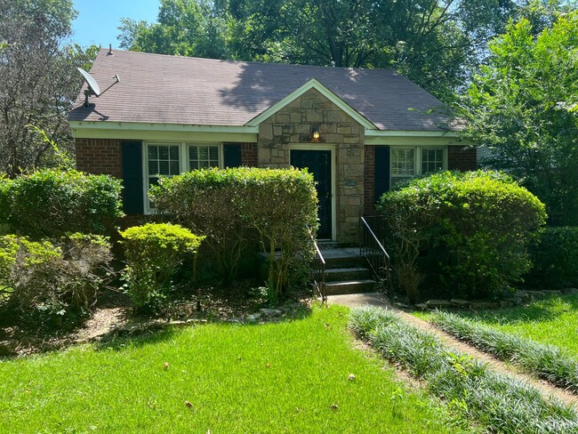 3 bed, 1 bath near the University of Memphis - 3 bed, 1 bath near the University of Memphis House