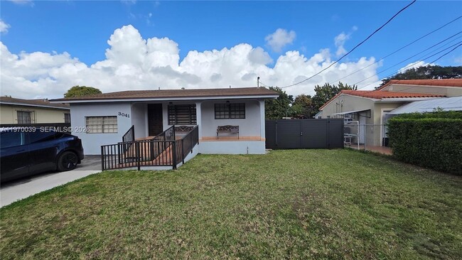 Photo - 3041 NW 16th St