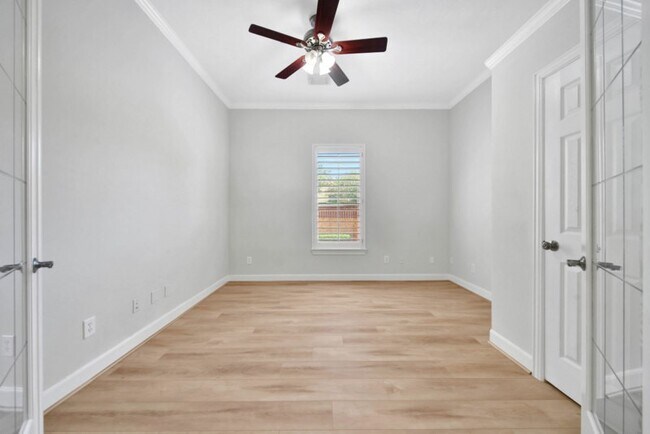 Photo - 6523 Monrovia Ln