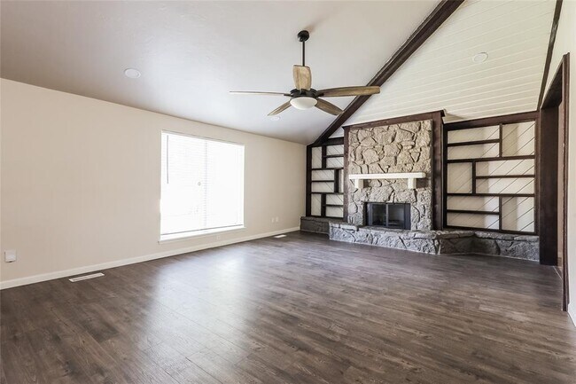 Photo - 8829 Parkridge Dr