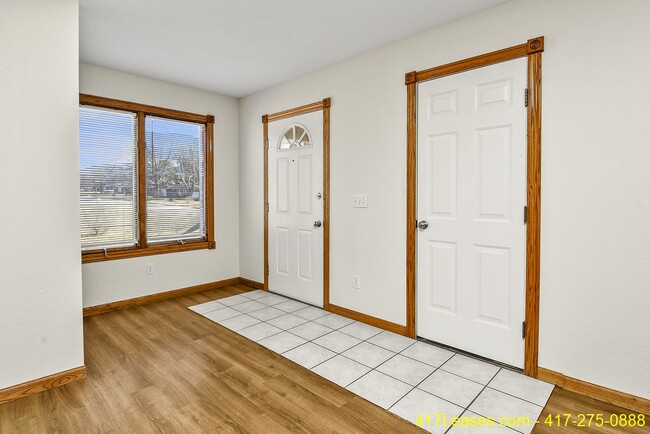 Photo - 1261 E Lakewood St