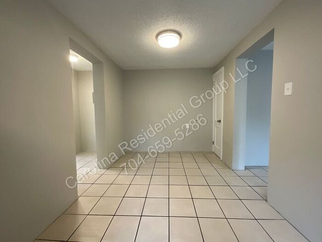 Photo - 259 Jefferson Ct NE