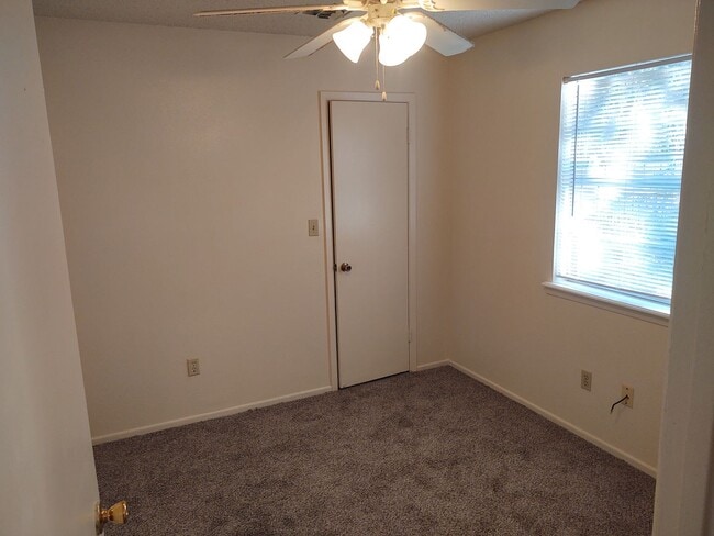 Photo - 1401 Clyde St Unidad 1401B