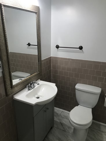 Bathroom - 8 Lawrence St Unit 1