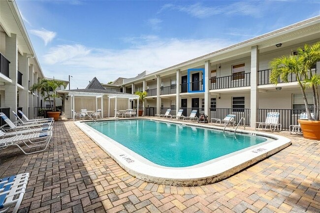 Building Photo - 5221 Bayshore Blvd Unit 34 Rental