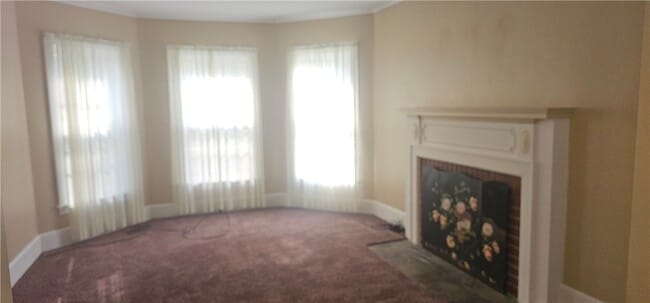 Photo - 17 E 5th St