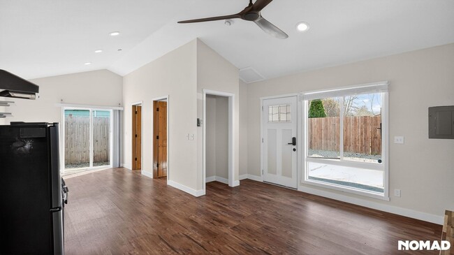 Photo - 1155 18th St NE