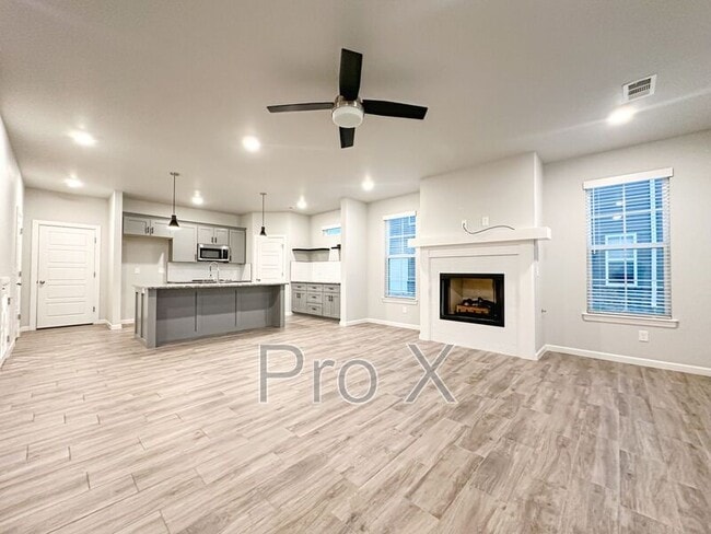 Photo - 1733 W Whitney Ln