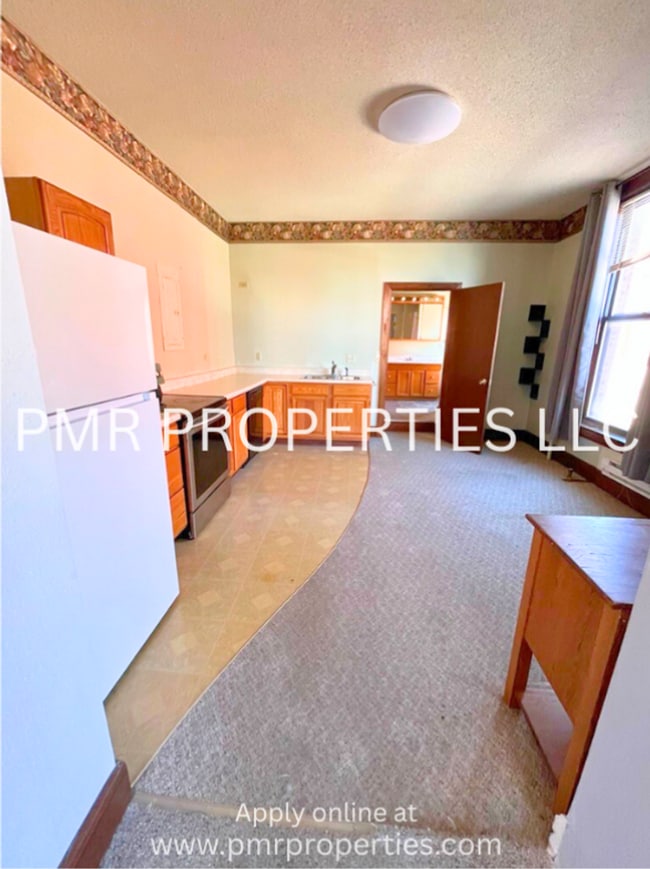 Photo - Red Oak Apartments Unit 200