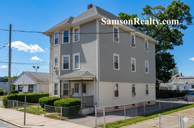 Photo - 792 Mineral Spring Ave Unit 2