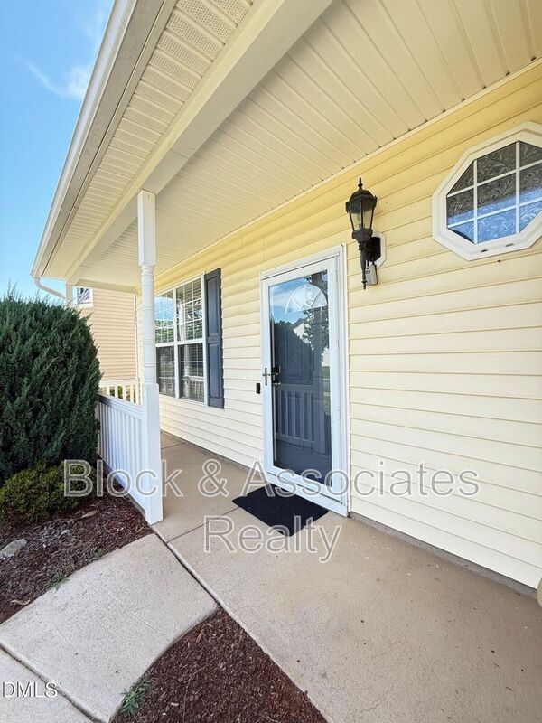 Photo - 420 Cline Falls Dr