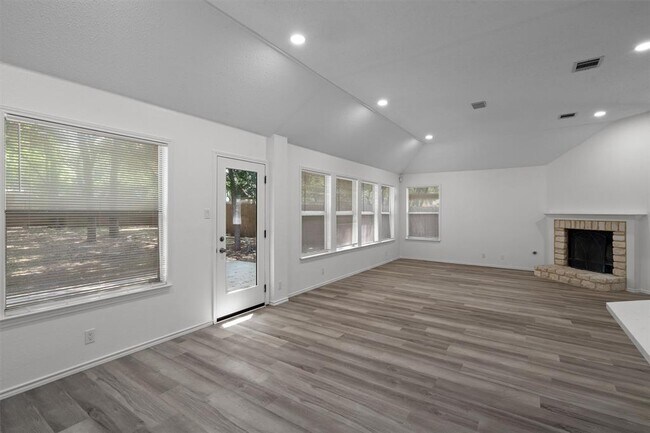 Photo - 4106 Springwillow Ln