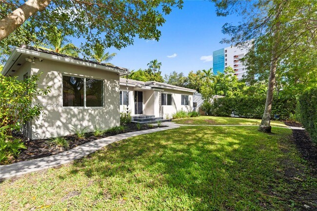 Photo - 251 NE 44th St