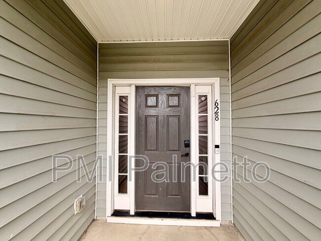 Photo - 628 Colston Rd