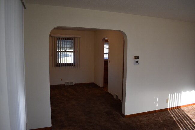 Photo - 717 Willow St