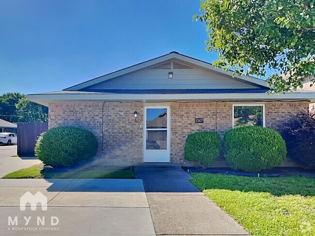 Building Photo - 1507 Cardinal Dr Rental